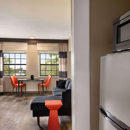 Ramada By Wyndham Albuquerque Airport Otel Dış mekan fotoğraf