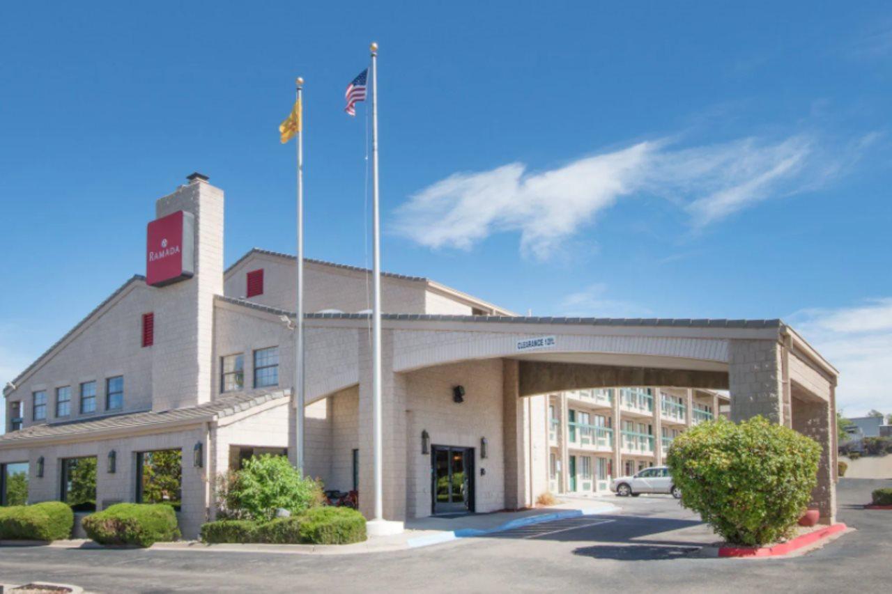 Ramada By Wyndham Albuquerque Airport Otel Dış mekan fotoğraf