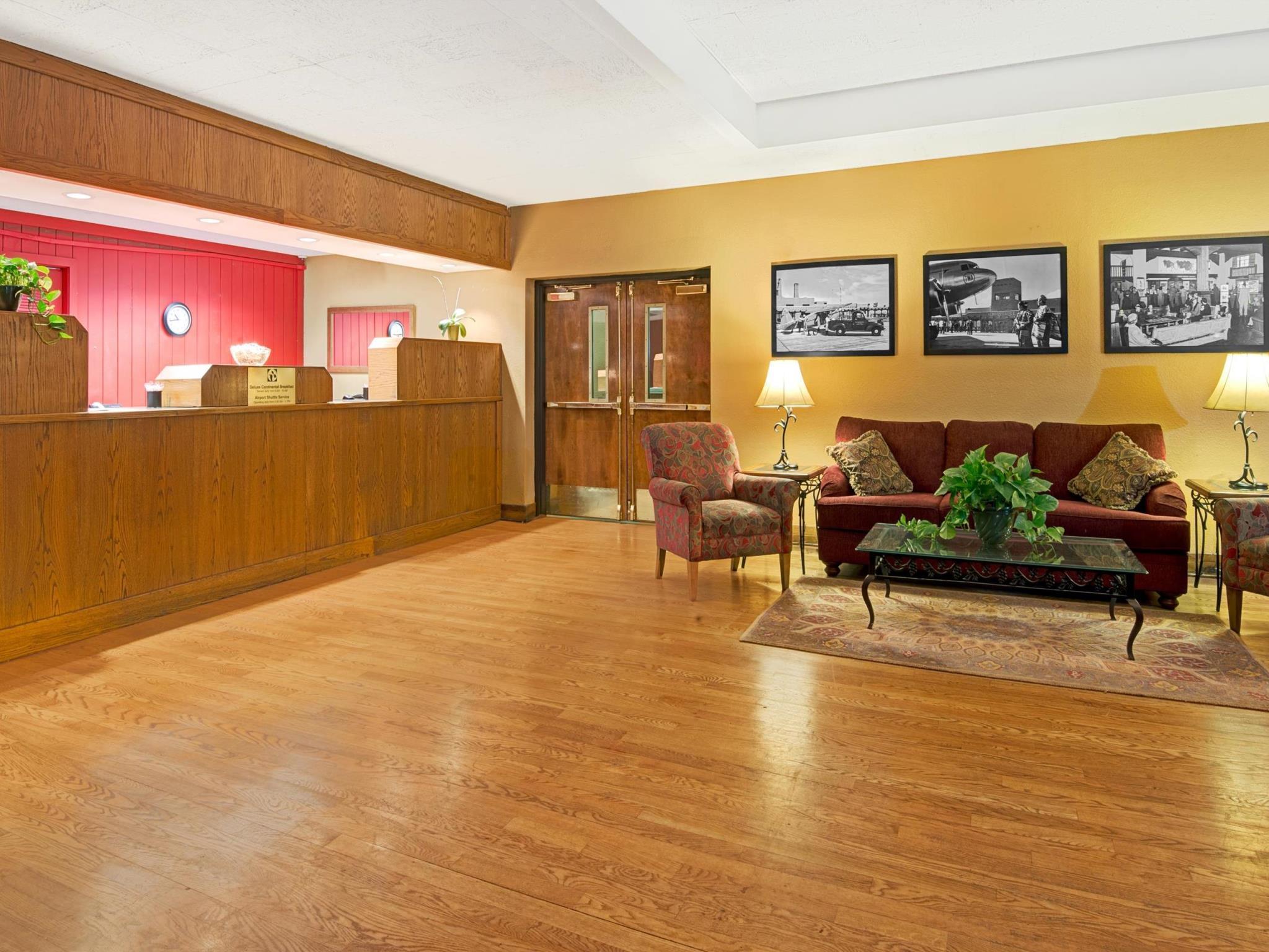 Ramada By Wyndham Albuquerque Airport Otel Dış mekan fotoğraf