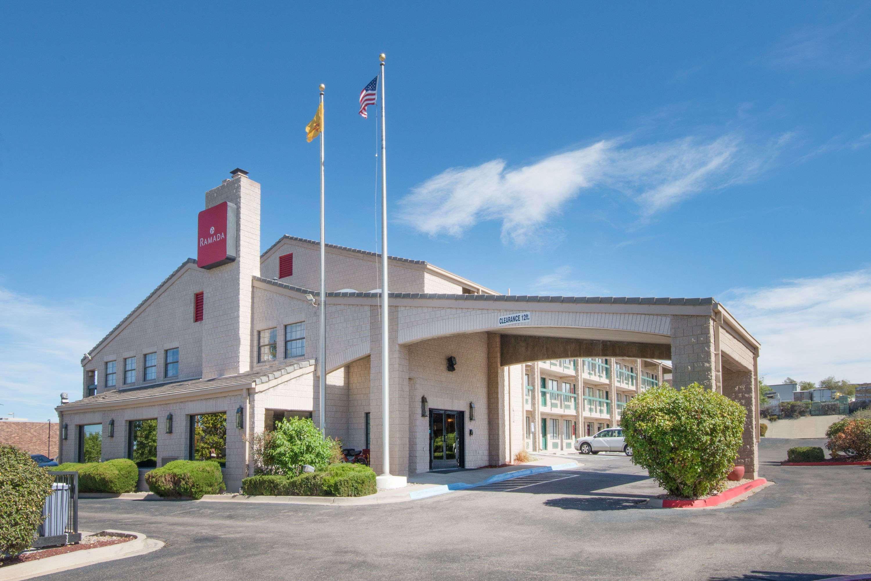 Ramada By Wyndham Albuquerque Airport Otel Dış mekan fotoğraf