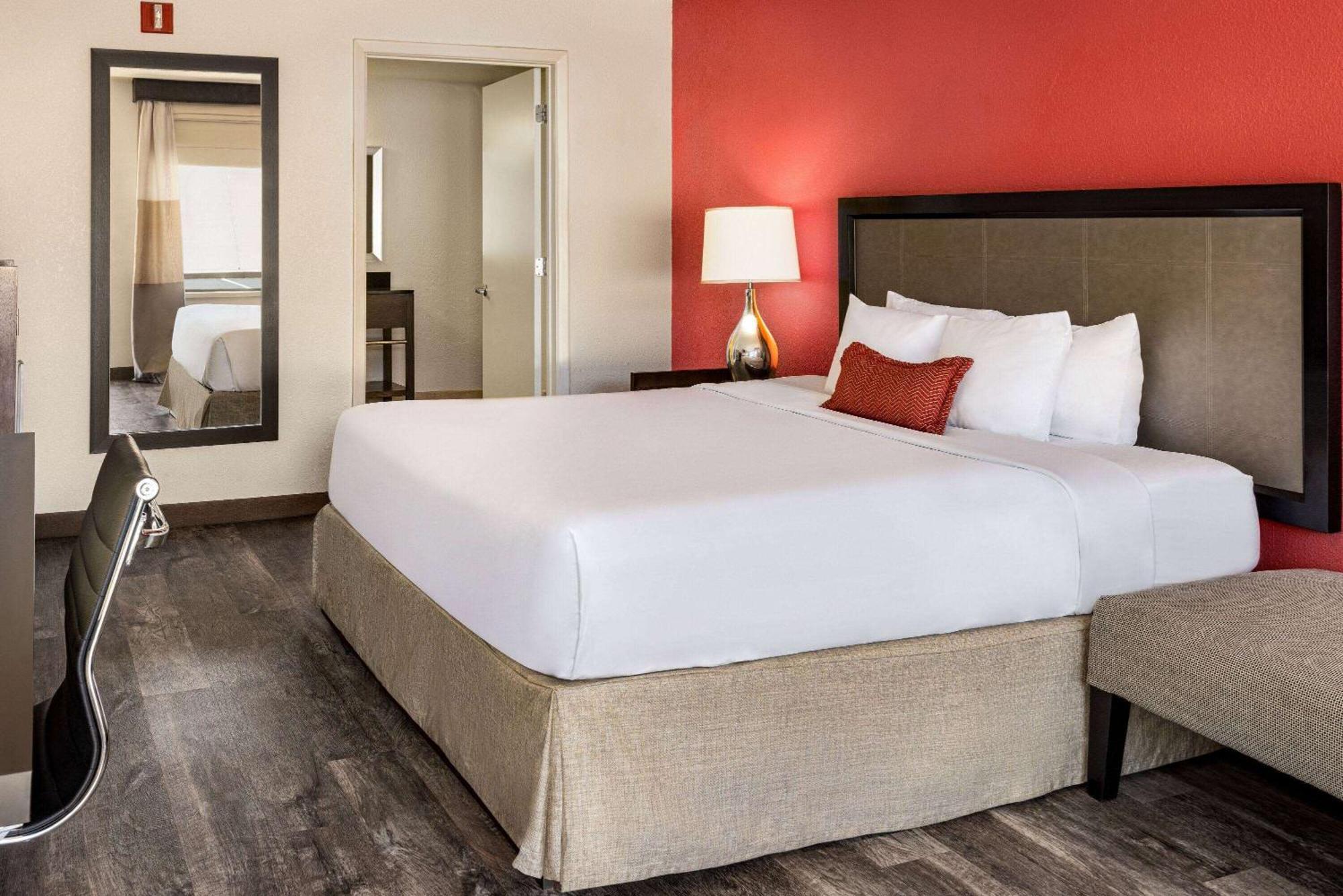 Ramada By Wyndham Albuquerque Airport Otel Dış mekan fotoğraf