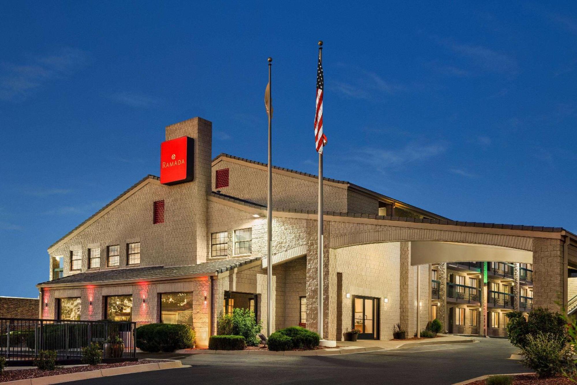 Ramada By Wyndham Albuquerque Airport Otel Dış mekan fotoğraf