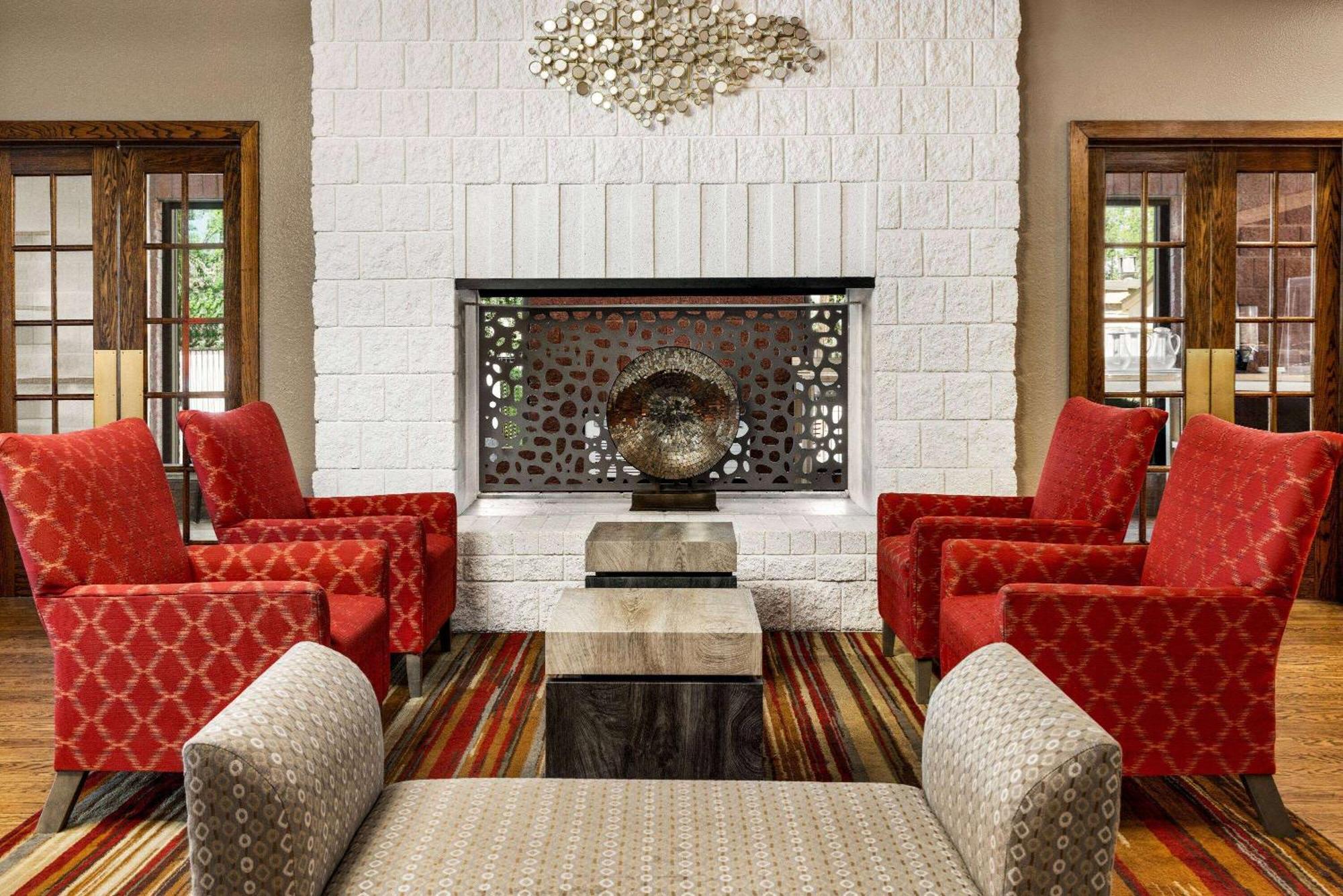 Ramada By Wyndham Albuquerque Airport Otel Dış mekan fotoğraf