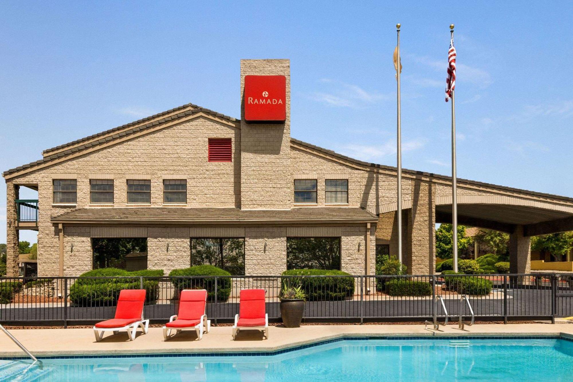 Ramada By Wyndham Albuquerque Airport Otel Dış mekan fotoğraf