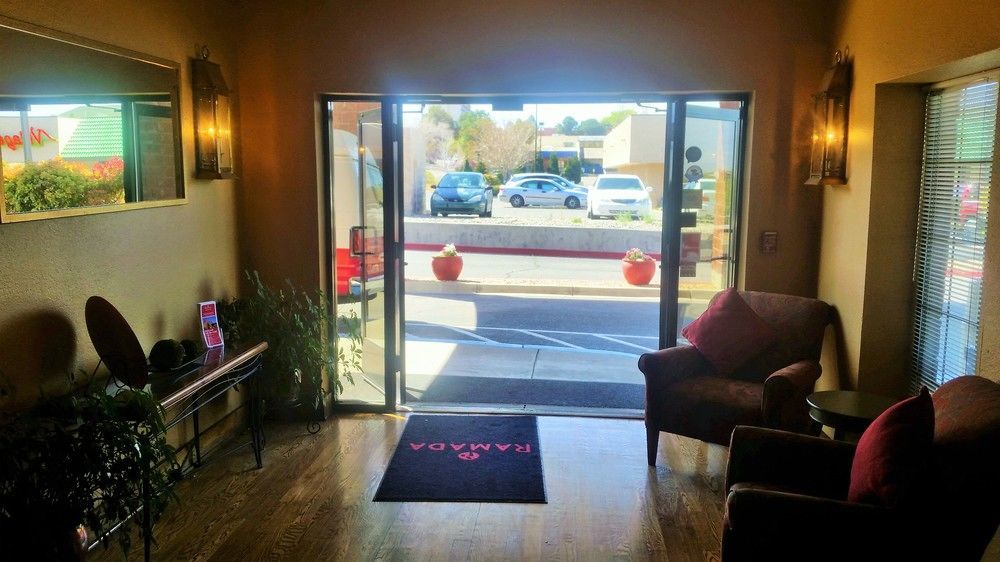 Ramada By Wyndham Albuquerque Airport Otel Dış mekan fotoğraf
