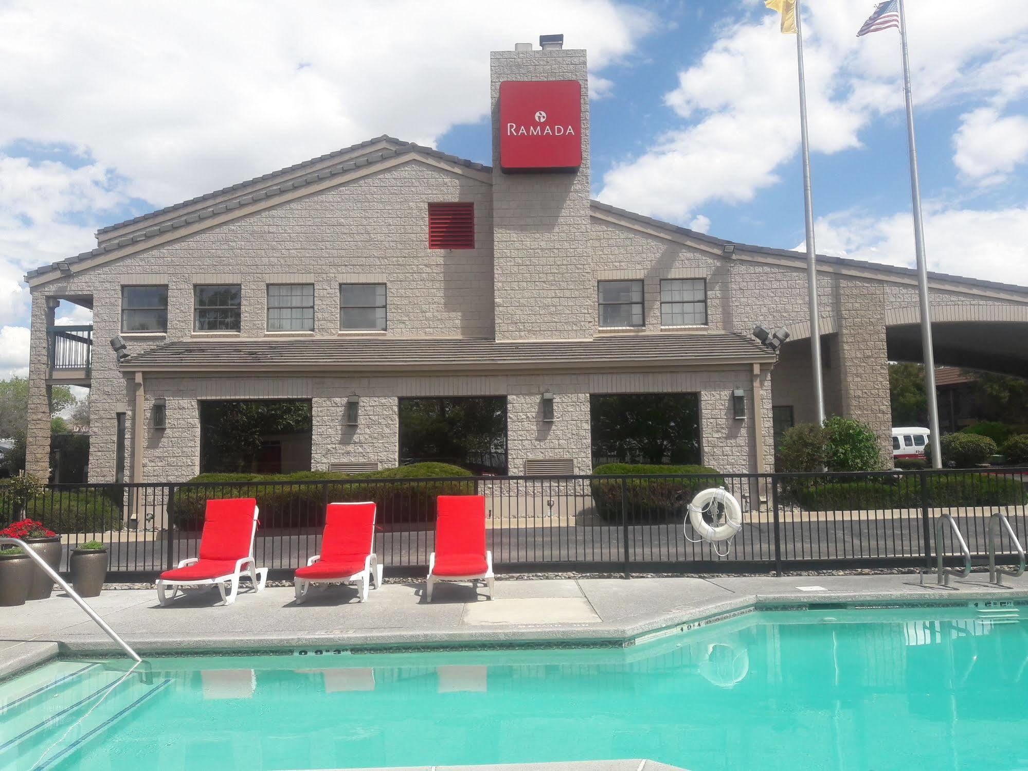 Ramada By Wyndham Albuquerque Airport Otel Dış mekan fotoğraf